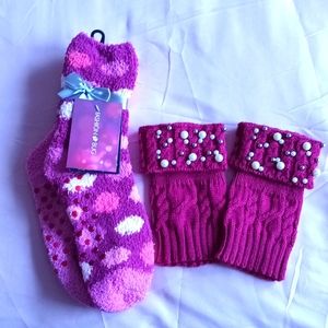 2 Pairs of Women's booties + 1 pair of pearl beads ankle sweaters, or for boots.